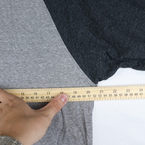 Realtree by Colosseum Performance T-Shirt Mens Large Heathered Gray Black Henley - Picture 8 of 9